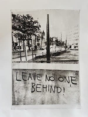 Bild 1 des Kunstwerks "Leave no one behind" von Tomás Fischer auf art24