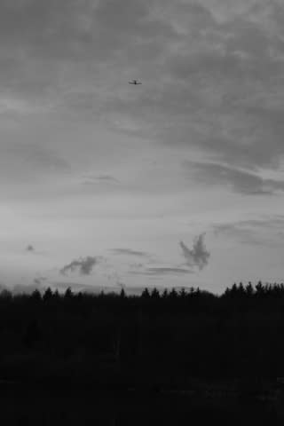 Image 1 of the artwork "Flugzeug" by Aurore Bohnenblust-Grosboillot on art24