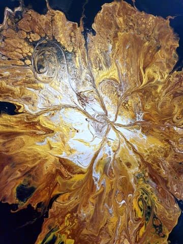 Bild 1 des Kunstwerks "Goldene schwebende Blume" von DAgis Welt auf art24