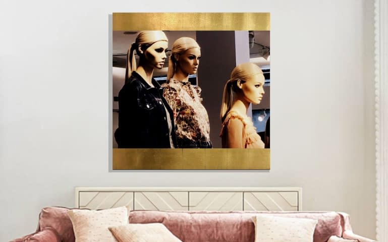 Bild 1 des Kunstwerks "VENICE GIRLS GOLD L" von HUGO KOEHLER auf art24