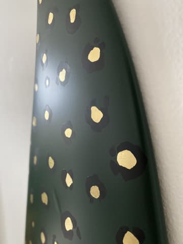 Image 2 of the artwork "darkgreen leopard" by Karin Studer on art24